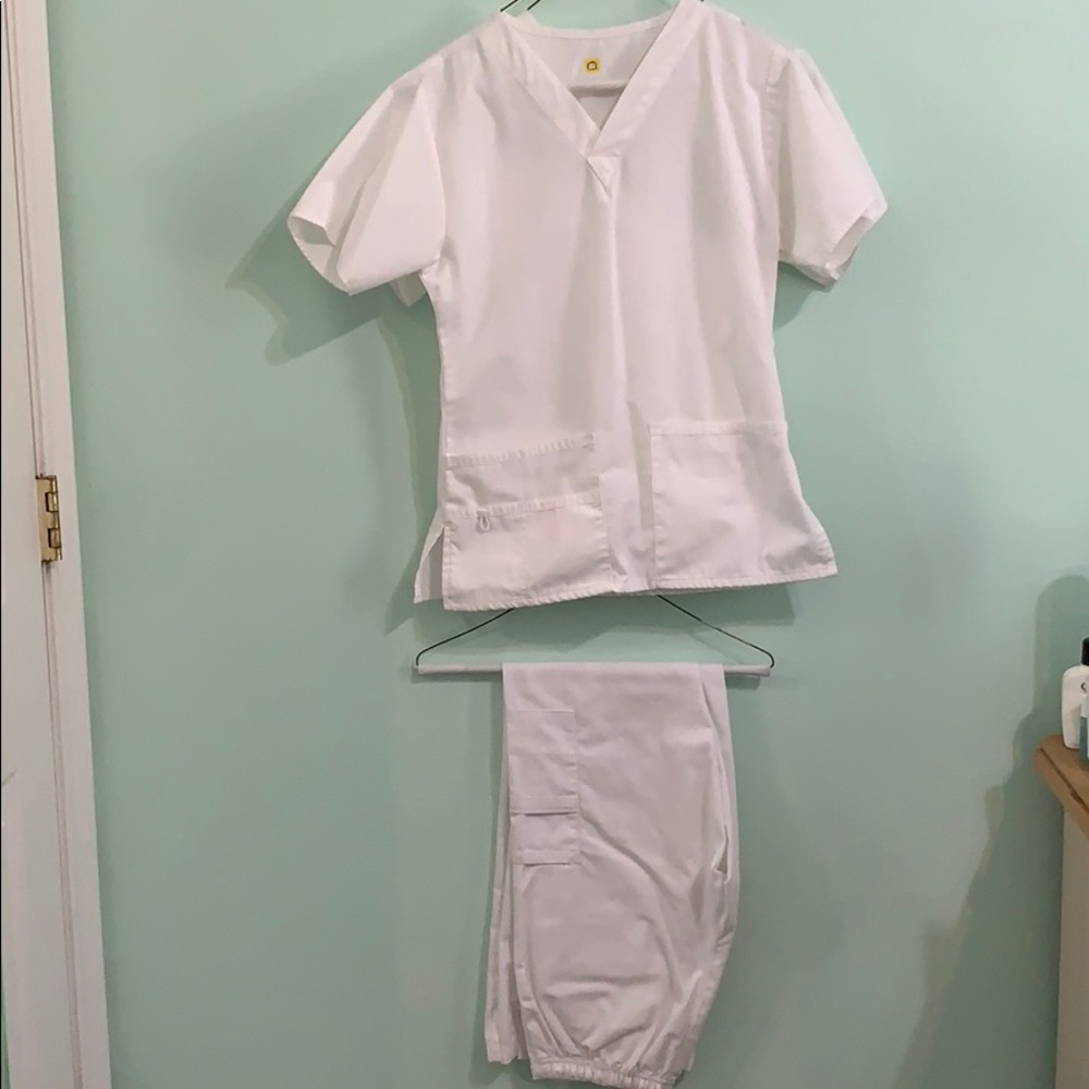 Scrub set
